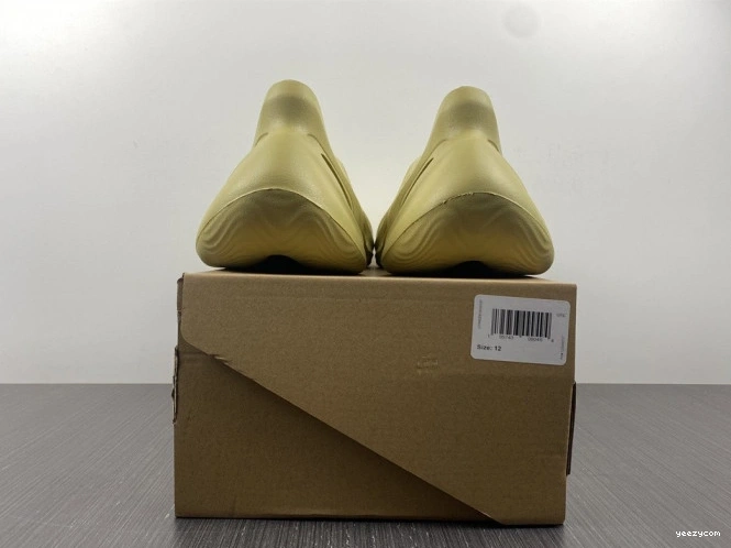 RNNR Adidas Yeezy Foam GV6775 Sulfur 0906